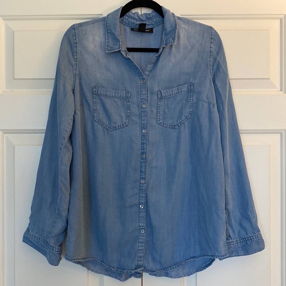 Used Wendy Bellissimo Maternity Jean shirt, Size M